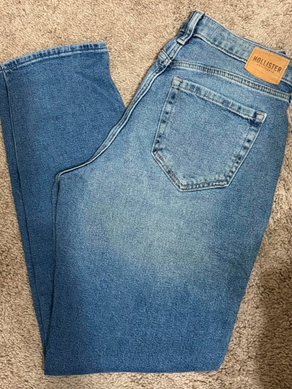 Hollister High Rise Women’s Jeans - Medium Blue Wash